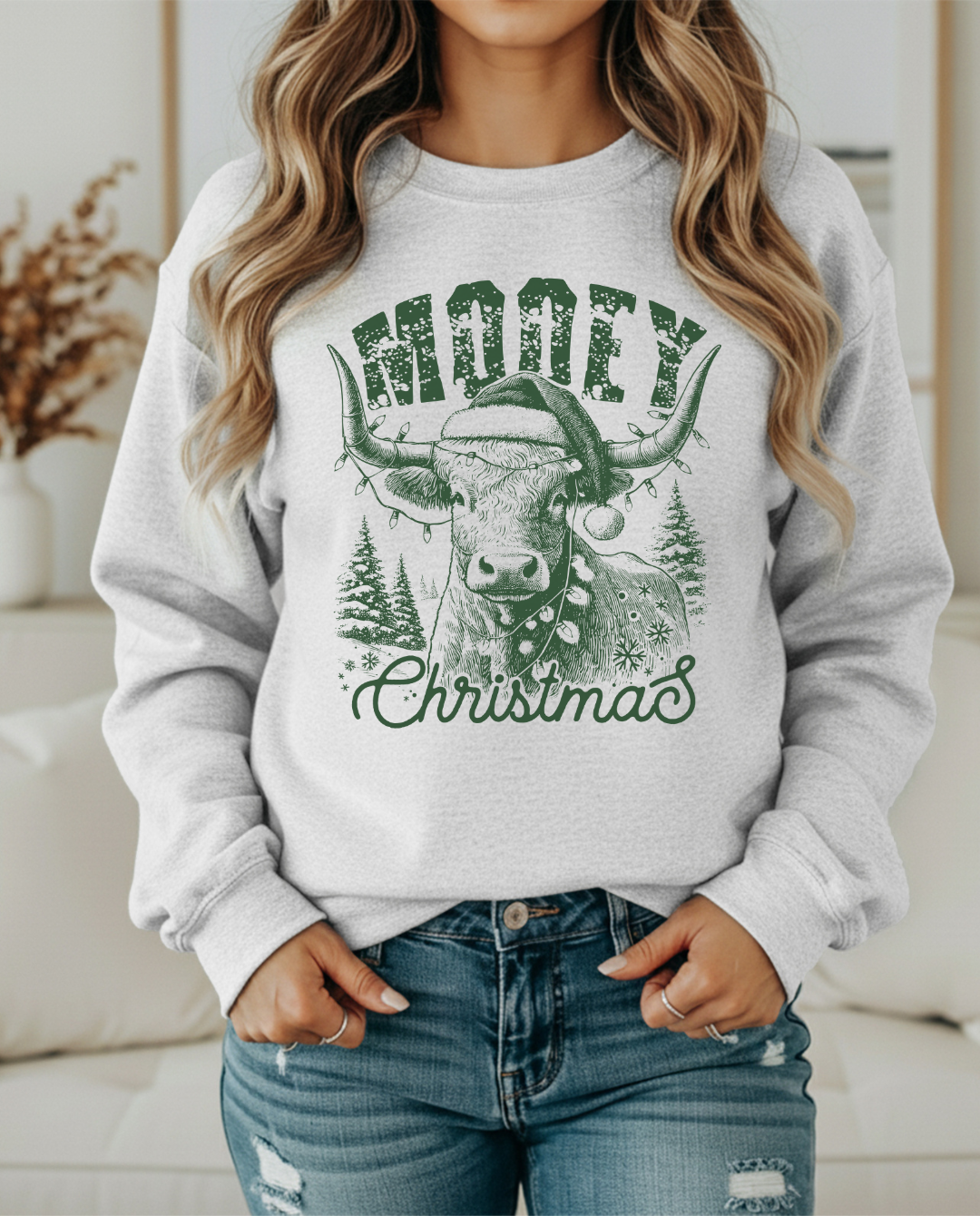 Mooey Christmas Highland Cow Sweatshirt | Green Western Christmas Crewneck | Festive Holiday Pullover for Women