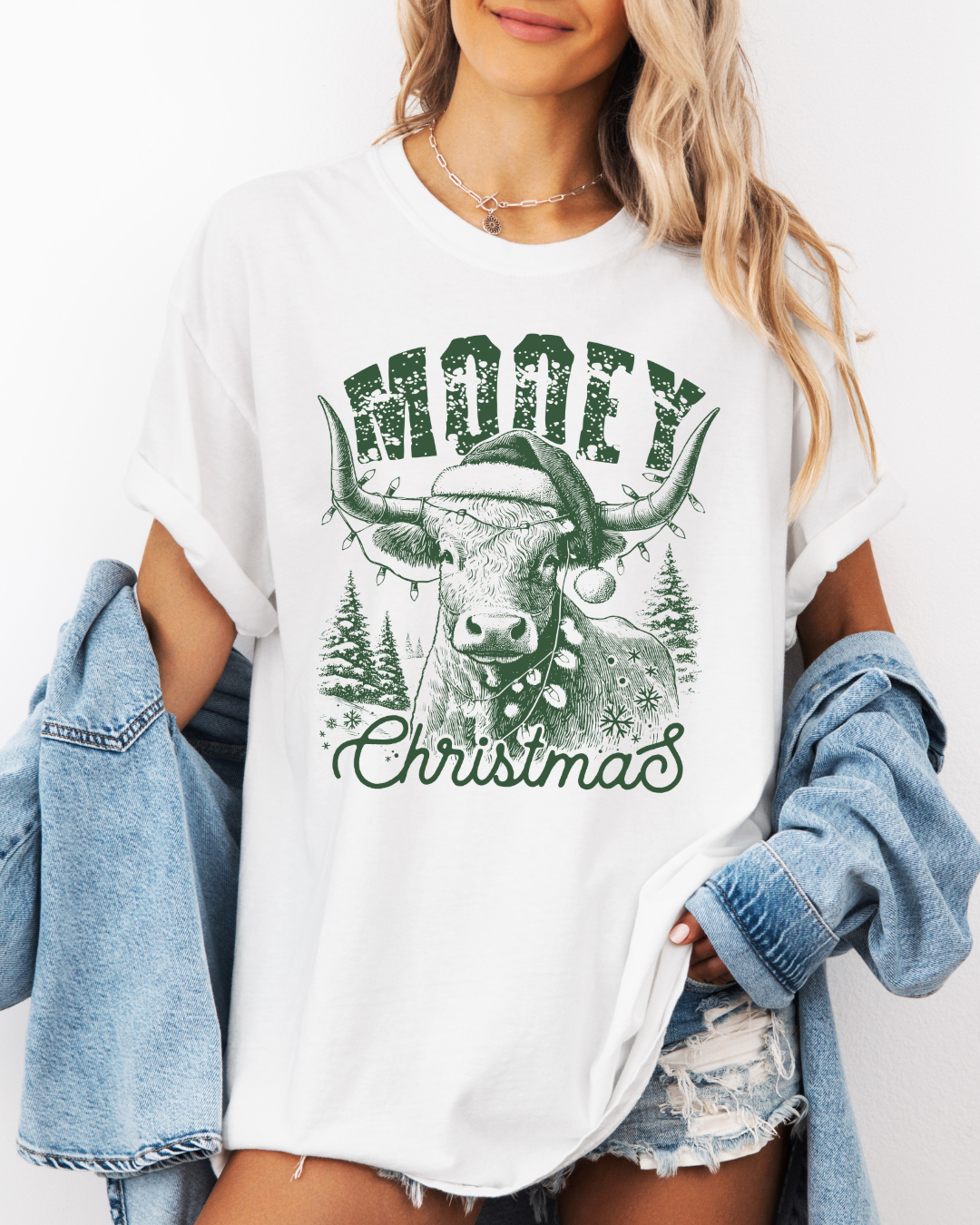 Mooey Christmas Highland Cow Graphic Tee – Comfort Colors Holiday Shirt (Green Ink)