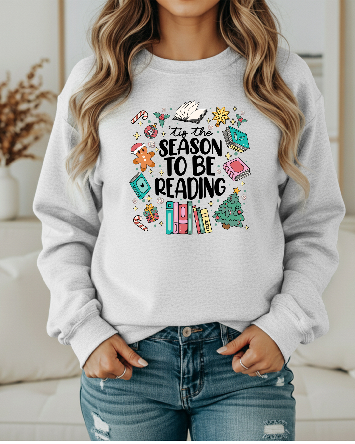 ’Tis the Season to Be Reading Sweatshirt – Book Lover Christmas Crewneck | Cozy Holiday Reading Pullover in 5 Colors