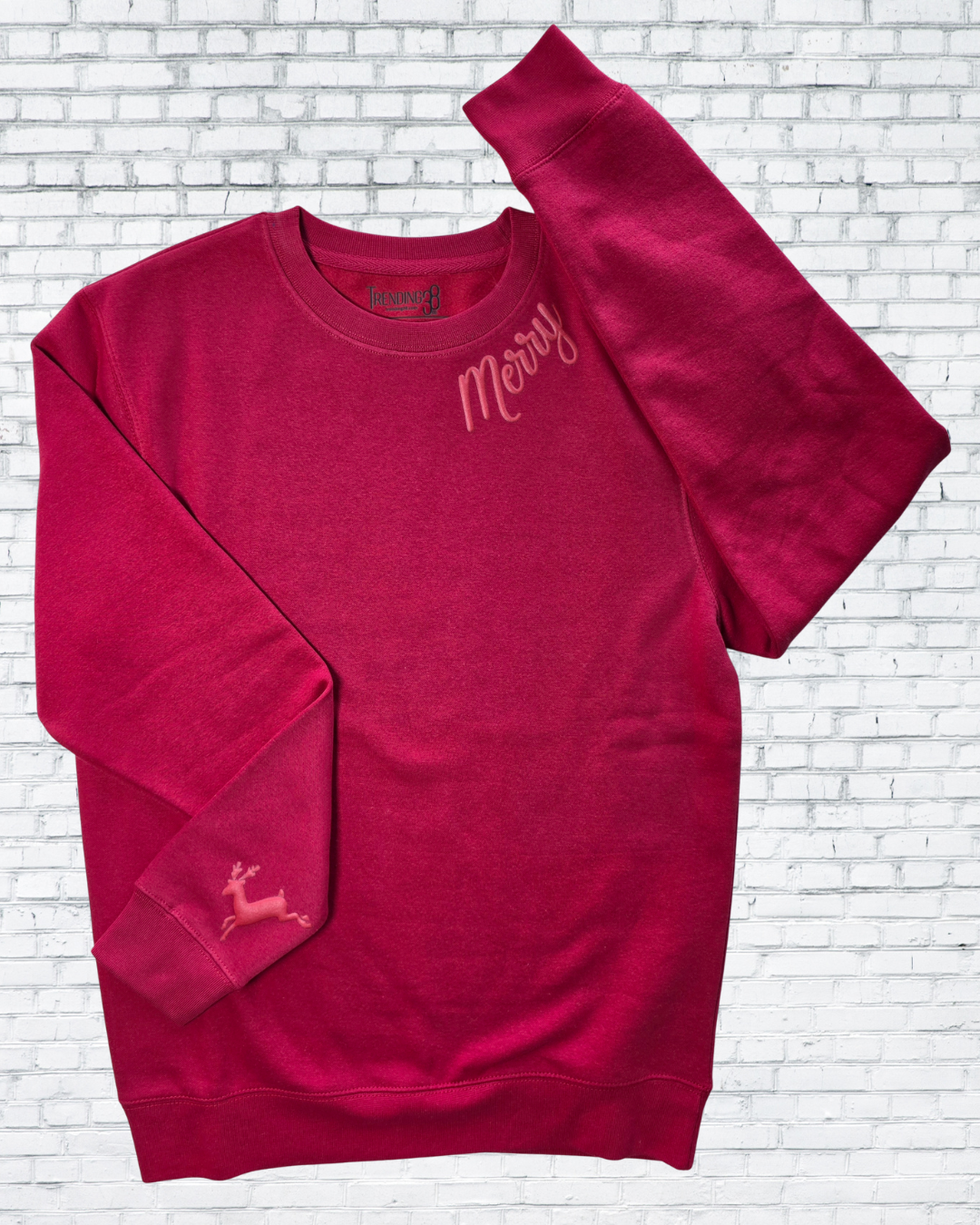 Merry Puff Print Reindeer Sleeve Christmas Sweatshirt – Oatmeal Heather, Red & Forest Green | Holiday Crewneck by Trending38