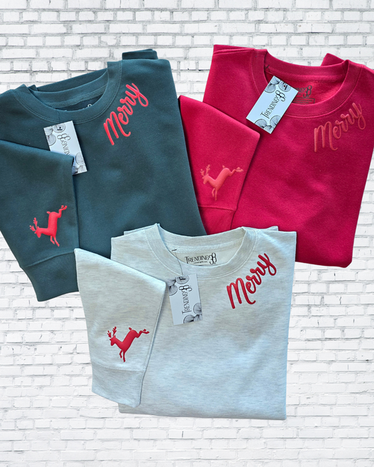 Merry Puff Print Reindeer Sleeve Christmas Sweatshirt – Oatmeal Heather, Red & Forest Green | Holiday Crewneck by Trending38