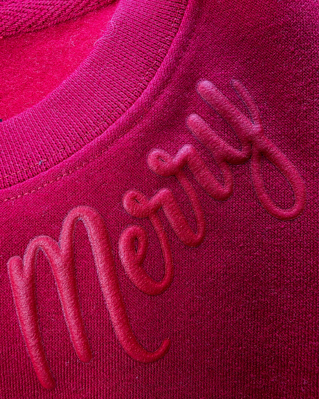 Merry Puff Print Reindeer Sleeve Christmas Sweatshirt – Oatmeal Heather, Red & Forest Green | Holiday Crewneck by Trending38