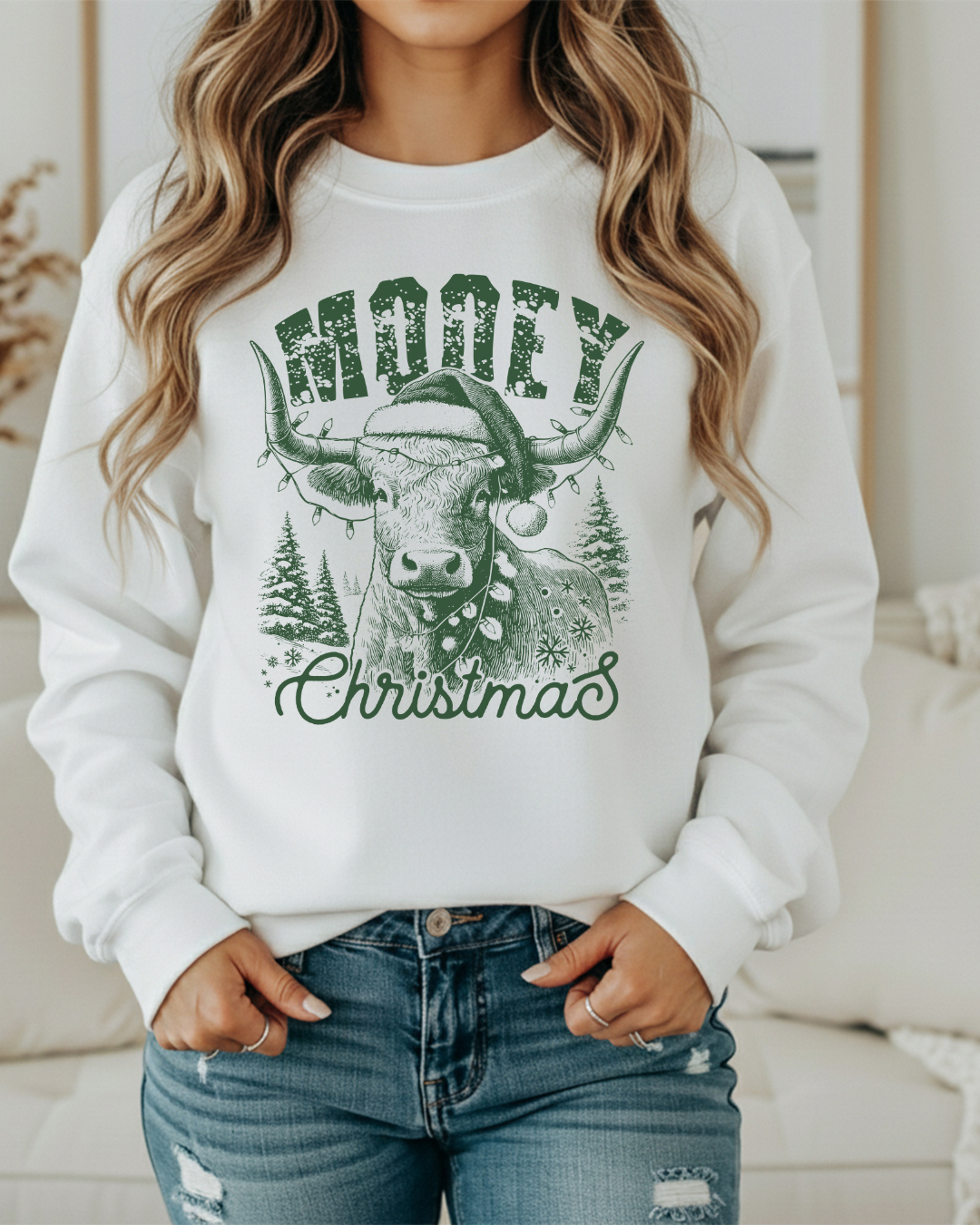 Mooey Christmas Highland Cow Sweatshirt | Green Western Christmas Crewneck | Festive Holiday Pullover for Women