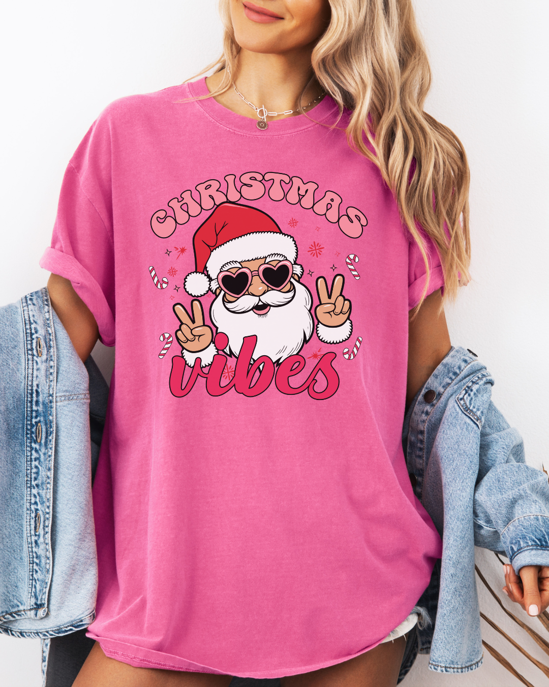 Christmas Vibes Santa Graphic Tee – Retro Holiday Shirt | Comfort Colors