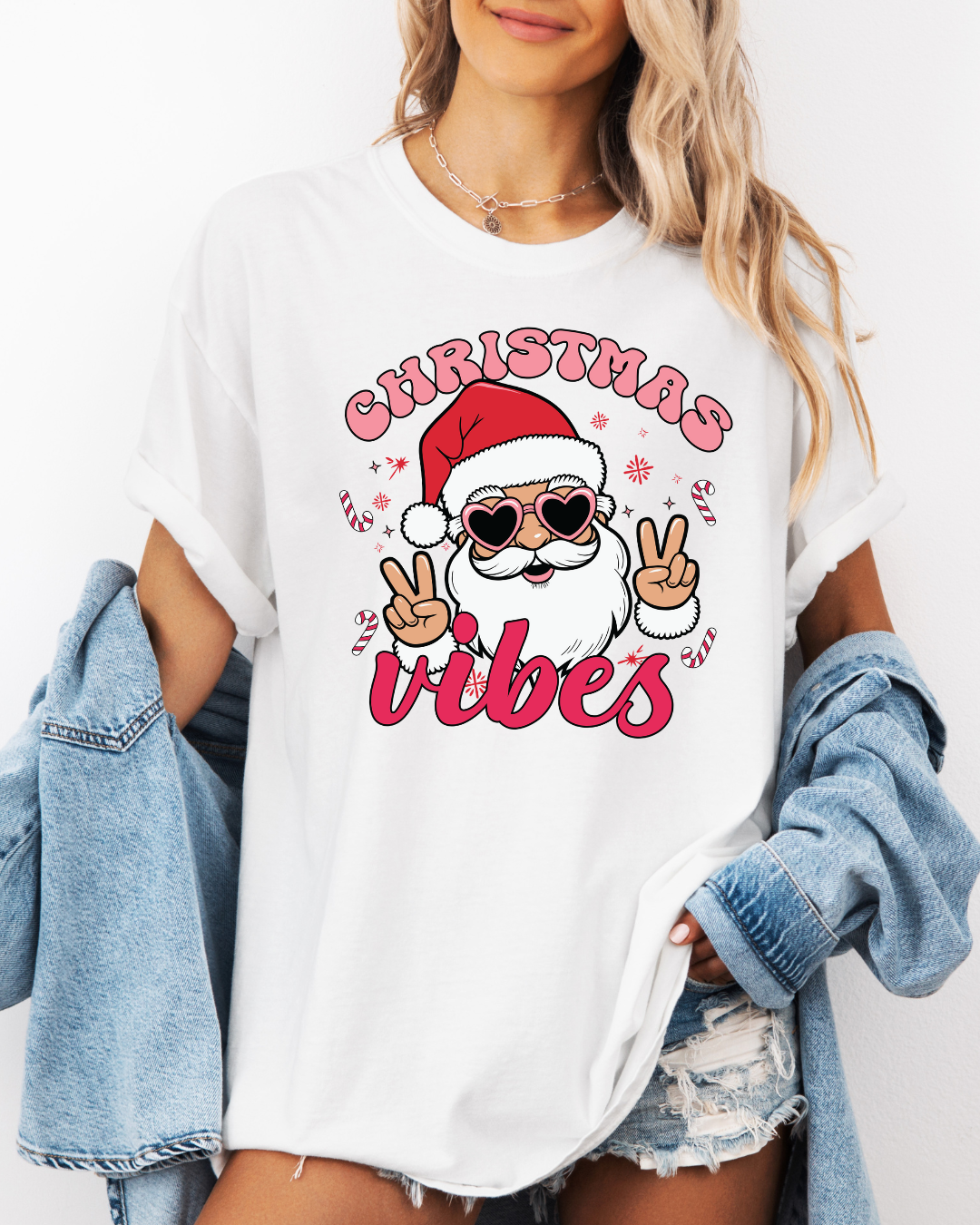 Christmas Vibes Santa Graphic Tee – Retro Holiday Shirt | Comfort Colors